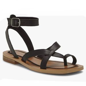 Lucky Brand Women’s Black Avonna Flat Sandal Size 8.5